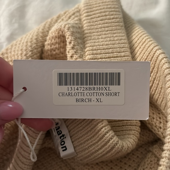 BRAND NEW REFORMATION SHORTS - Picture 4 of 4